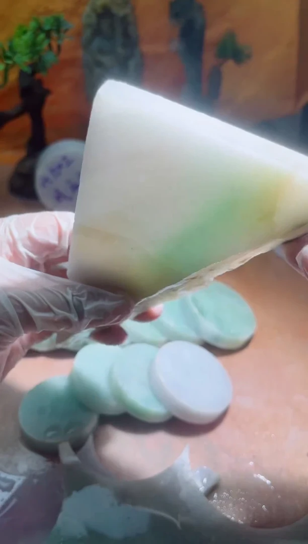 未镶嵌挂件翡翠A货砚曹285