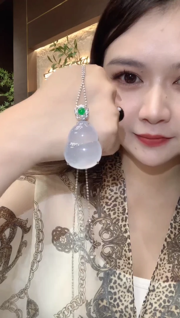 吊坠(不含链)18K金镶嵌翡翠C71