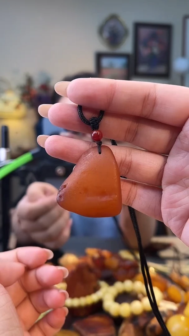 琥珀颈饰未镶嵌吊坠