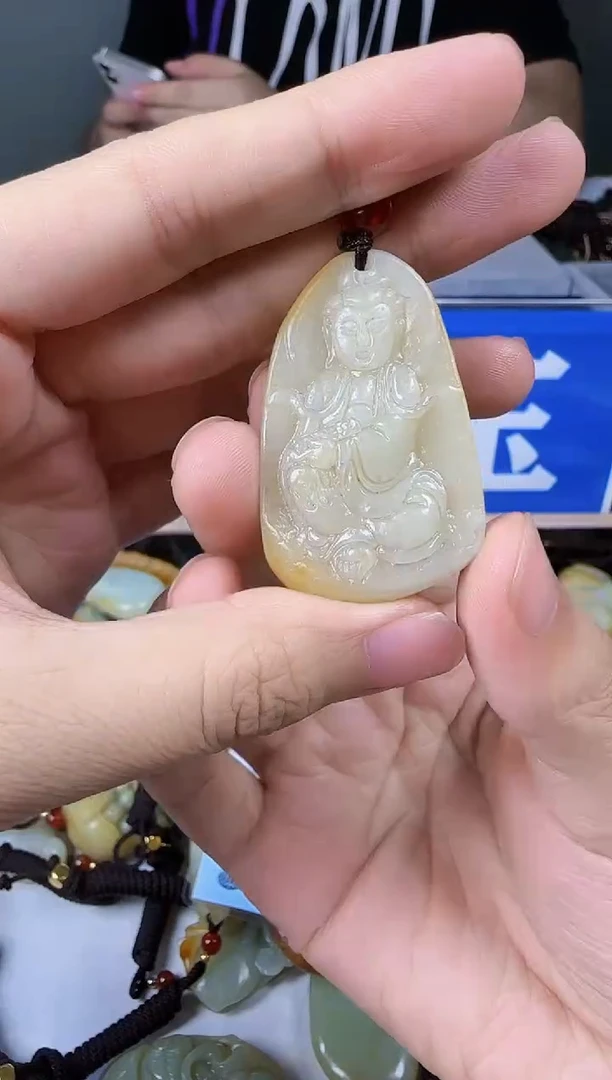 和田玉未镶嵌颈饰1