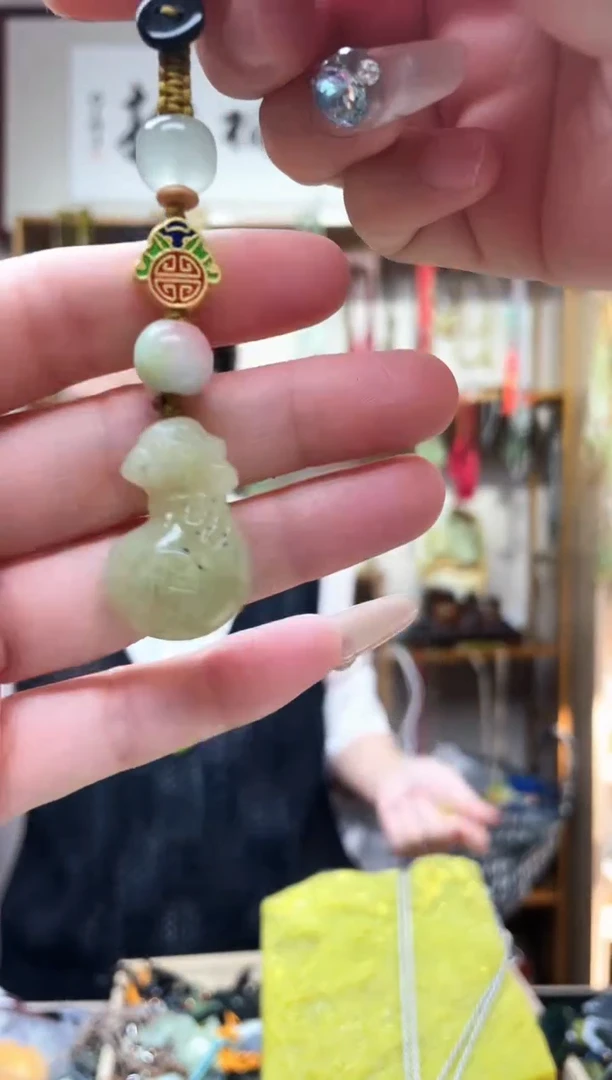 未镶嵌岫玉吊坠·