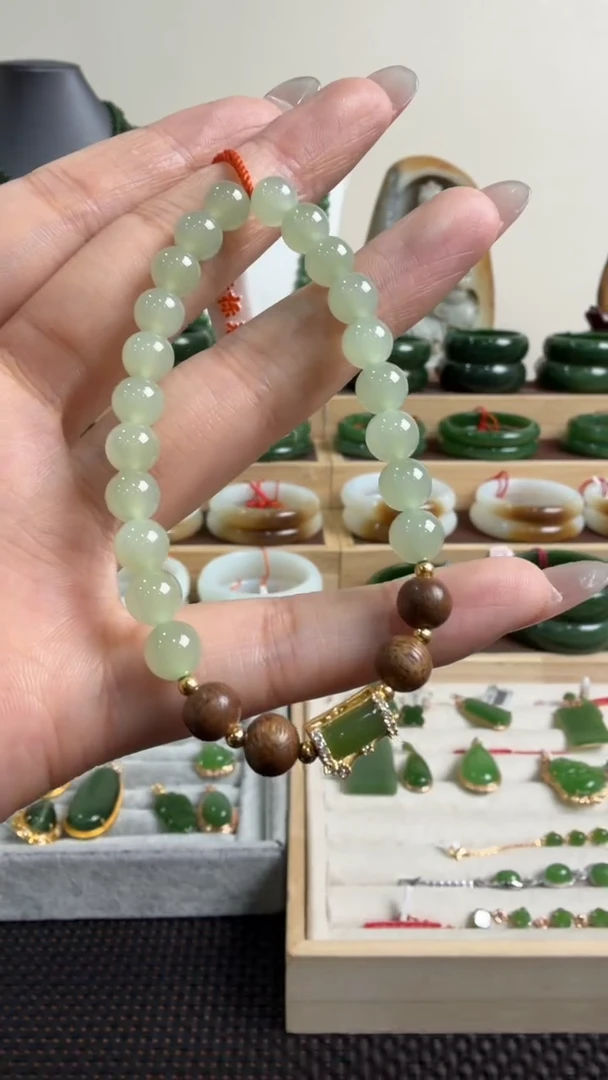 颈饰未镶嵌和田玉手串