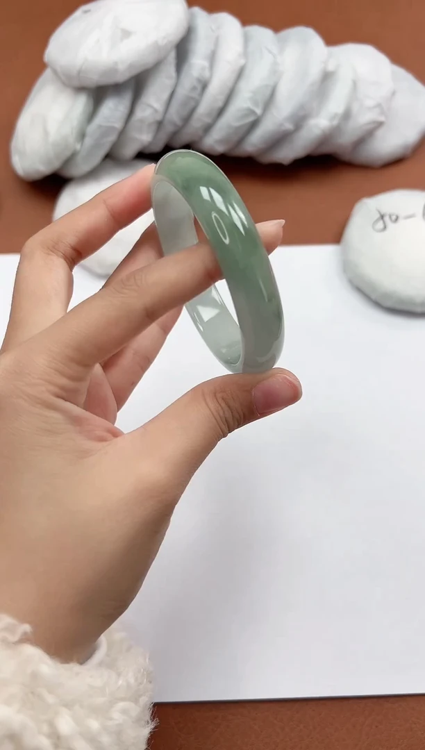 高端手镯，一物一拍U08