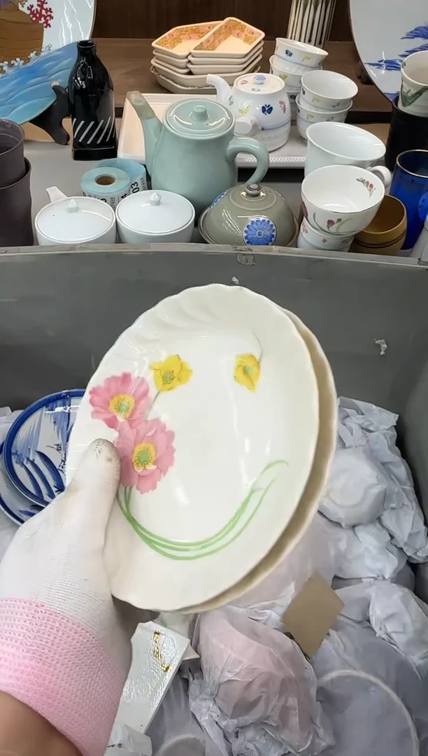 瓷片桃**酱瓷器瓷器瓷器瓷器