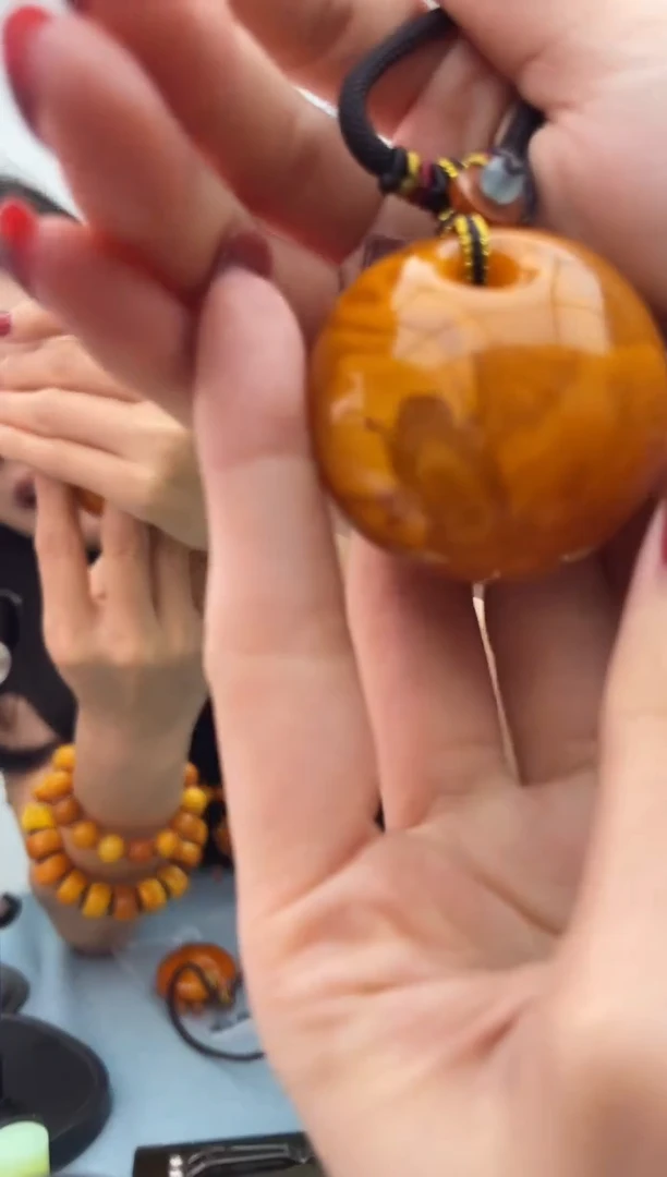 未镶嵌蜜蜡珠宝奇石假一罚十，030.微瑕多样性发一件