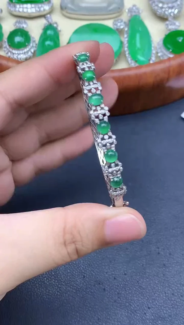 18K金镶嵌手镯翡翠646-中国好珍宝