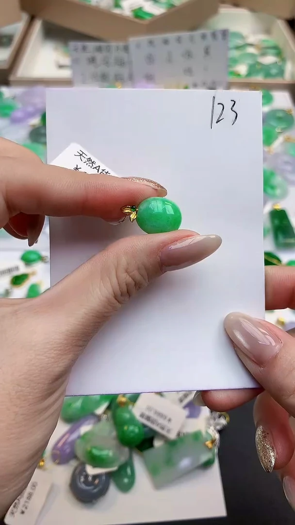 颈饰18K金镶嵌翡翠天然缅甸A货翡翠