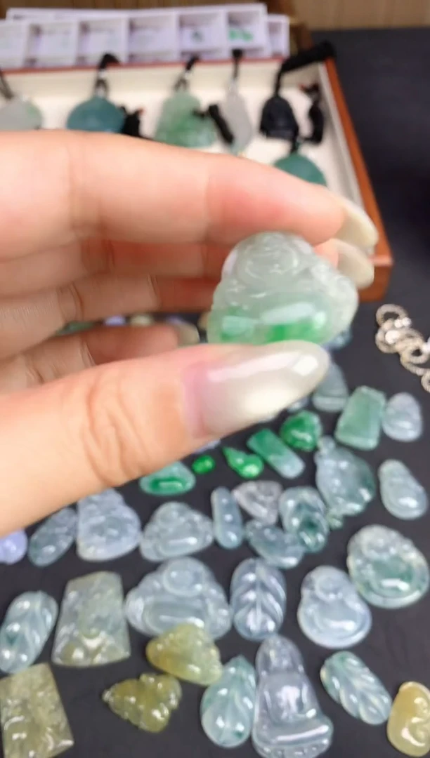 颈饰未镶嵌翡翠25110104