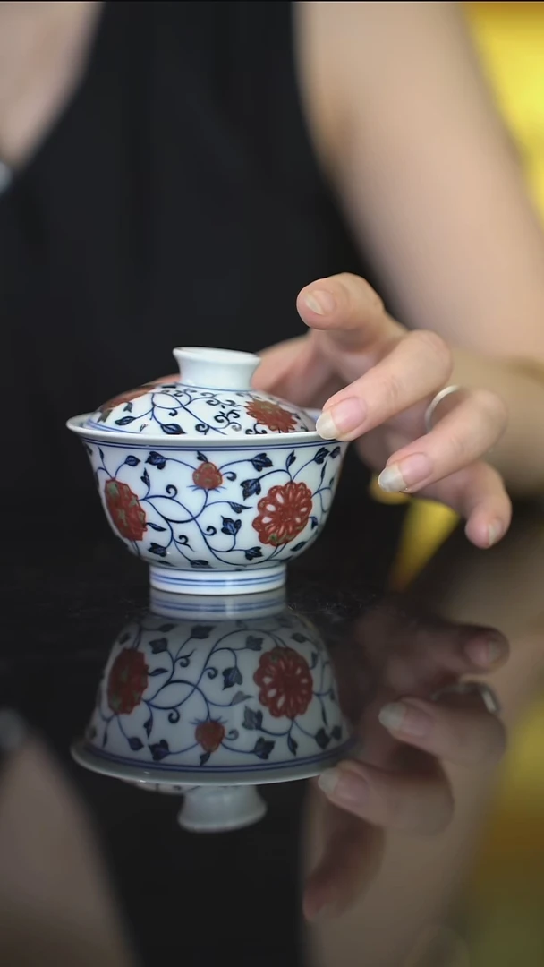 杯昀溪山房-青花釉里红缠枝岩茶盖碗