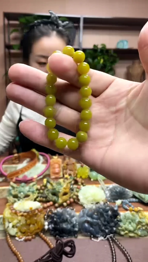 未镶嵌岫玉手串多样性发货发其中之一
