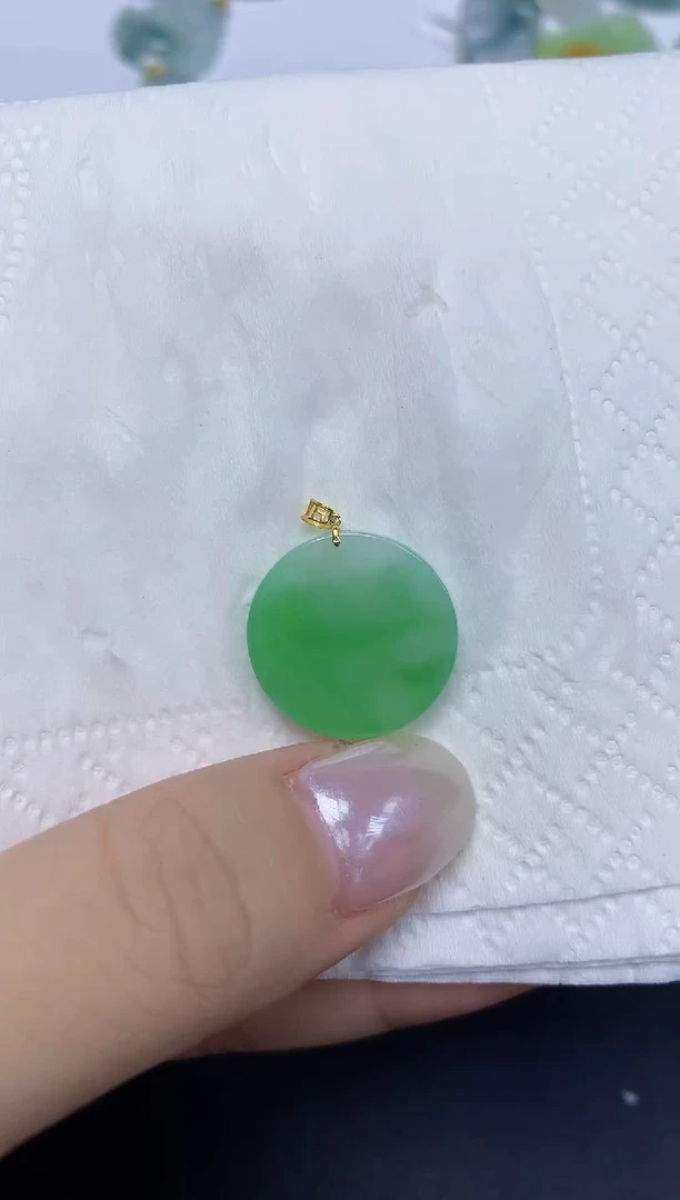 翡翠18K金镶嵌颈饰天然缅甸翡翠A货