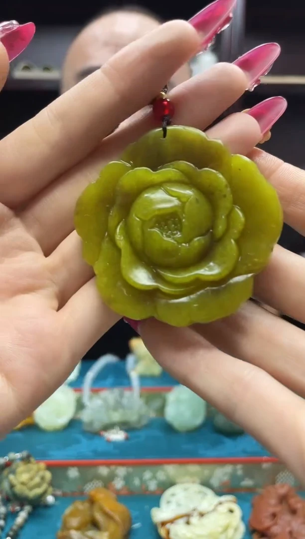 未镶嵌岫玉吊坠·