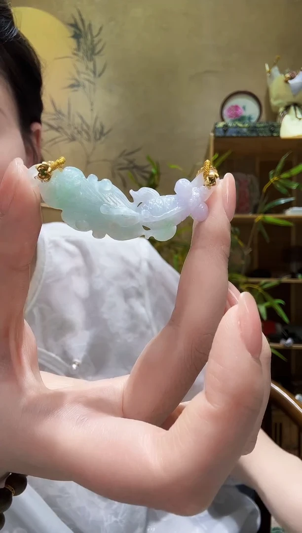 颈饰未镶嵌翡翠吊坠