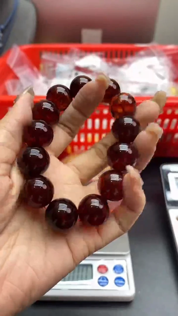 琥珀未镶嵌珠宝奇石377