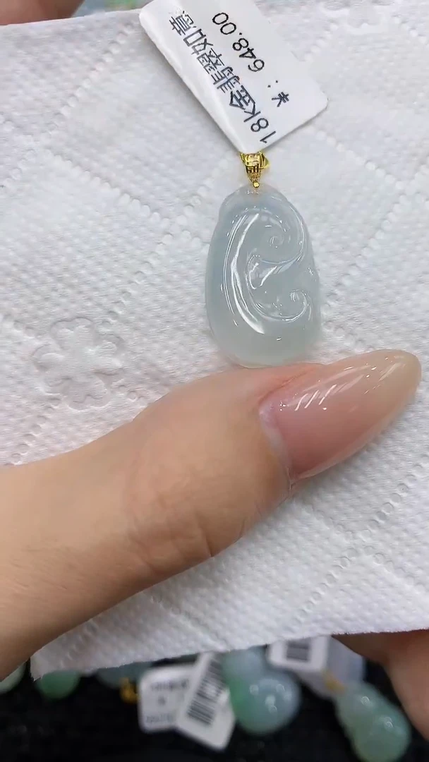 翡翠18K金镶嵌颈饰111111111111