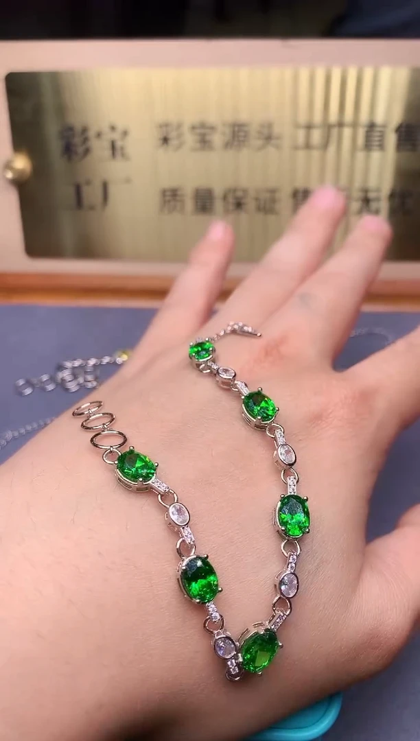 【闪购商品】石榴石（沙弗莱）手链银S925镶嵌........