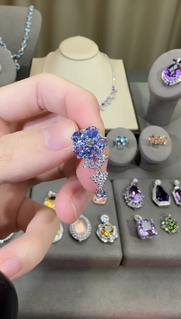 颈饰银S925镶嵌坦桑石6mm吊坠