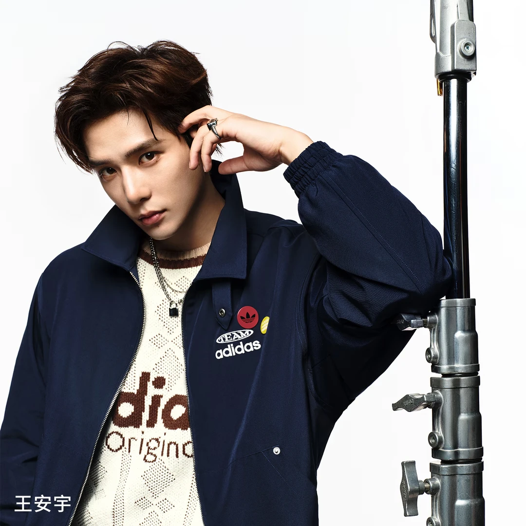 adidas三叶草 TEAM JACKET 运动夹克外套 KC0135 KC0136 X