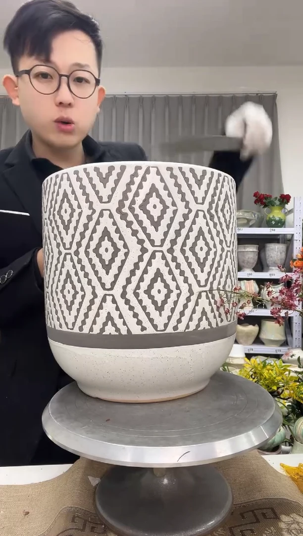 【1.1】花盆链接 高：28  口：25