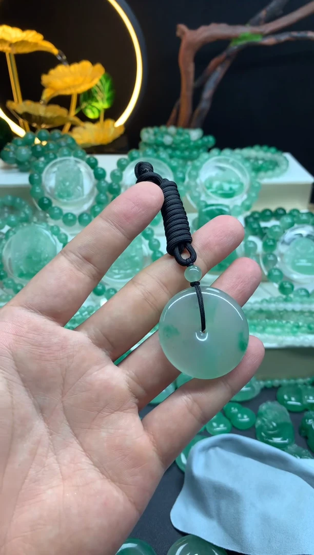 石英质玉（非洲翠）未镶嵌吊坠(不含链)L*n平安扣