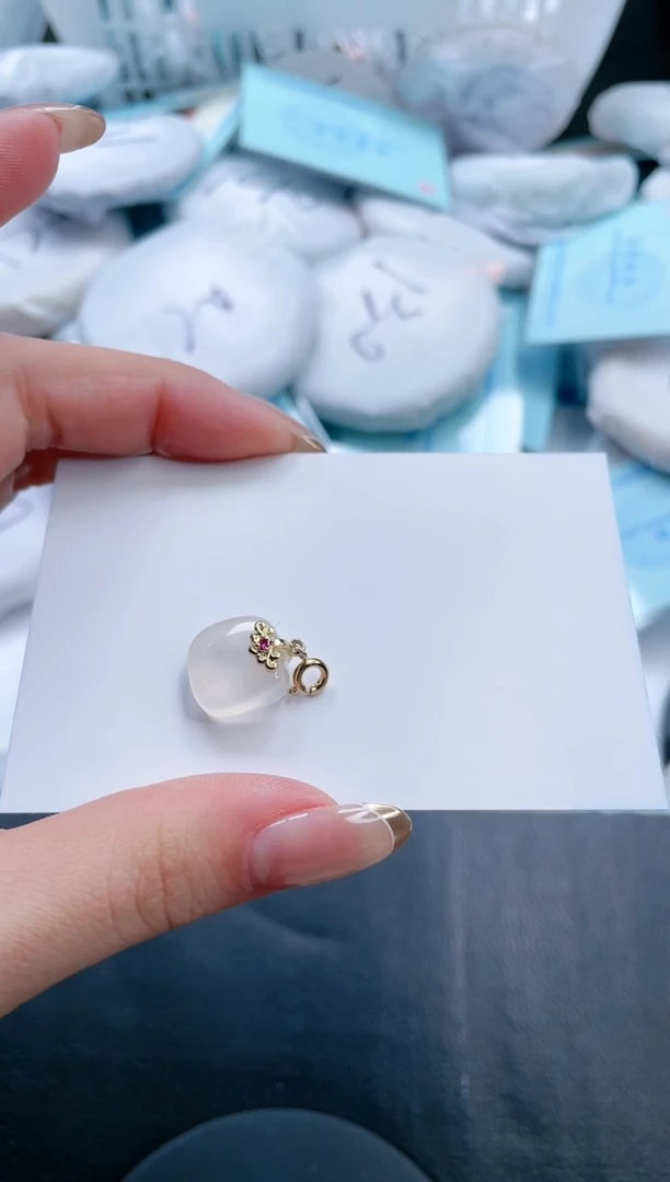 【闪购商品】石英质玉颈饰未镶嵌无事牌挂件