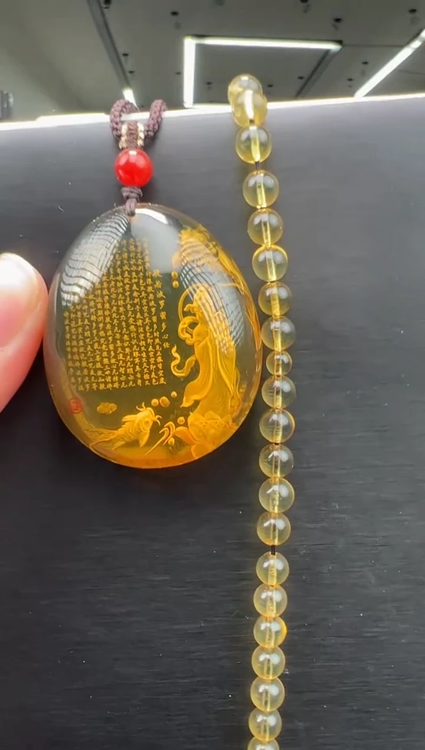 琥珀颈饰未镶嵌心经