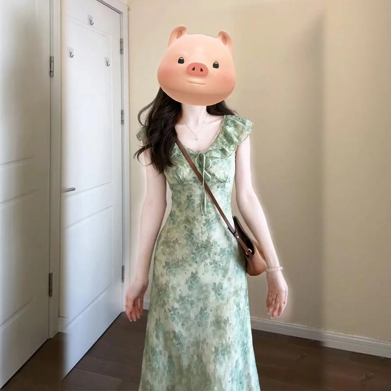 设计感V领连衣裙女2025夏季新款法式气质荷叶边无袖收腰碎花裙子