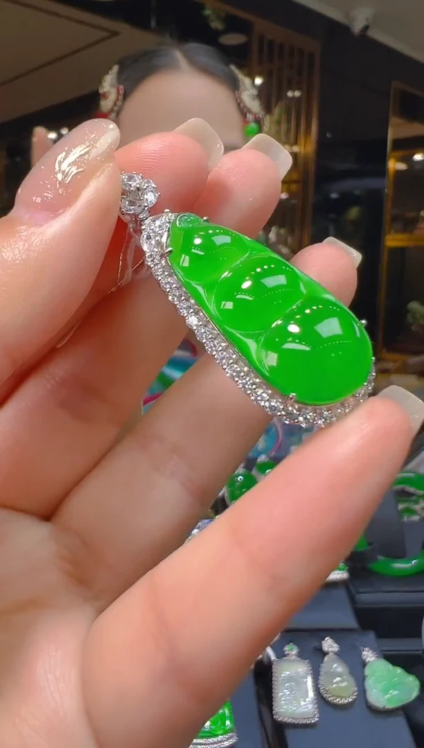 吊坠(赠链)银S925镶嵌翡翠008（多样性发其一）