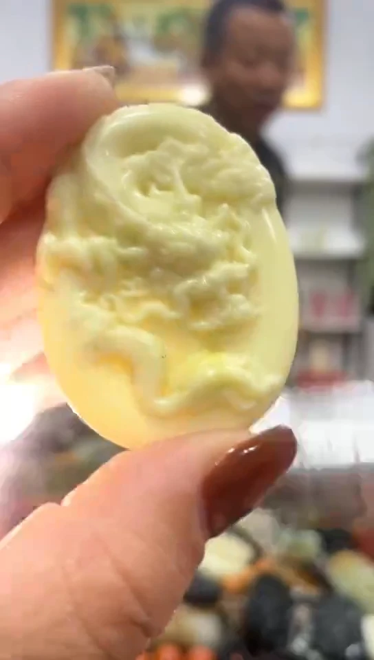 未镶嵌岫玉挂件