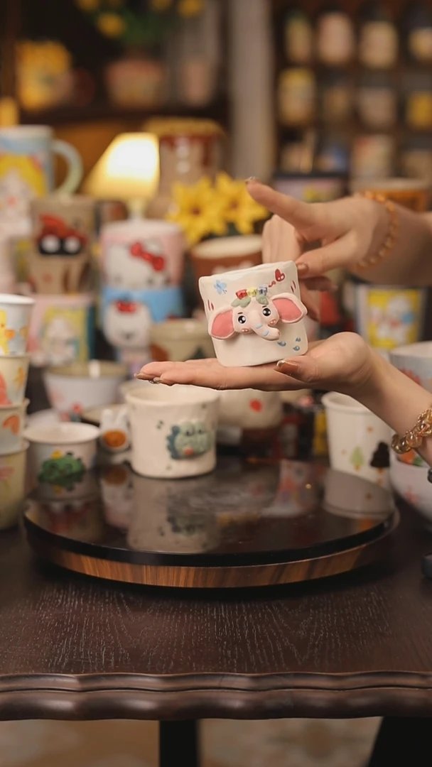 摆件景德镇釉下彩绘设计师款式陶瓷