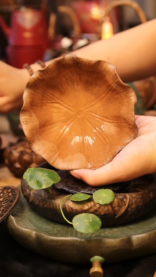 粗陶荷叶壶承1个，不含壶承