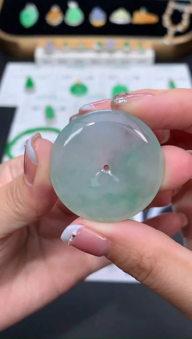 未镶嵌定制翡翠48小时鉴赏期 退货不扣服务费