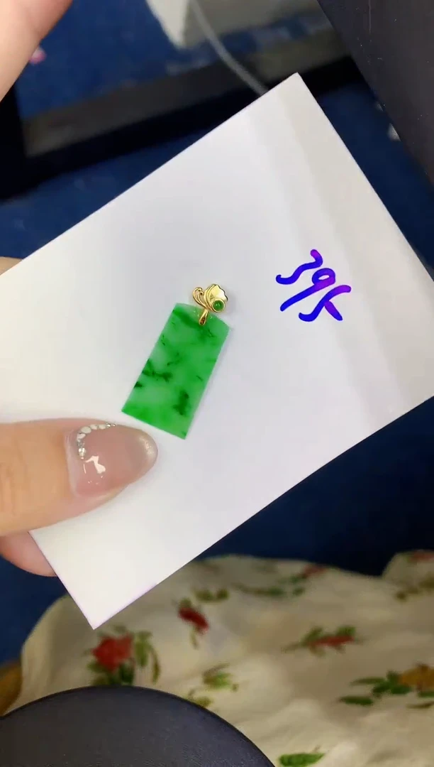 颈饰未镶嵌翡翠缅甸天然翡翠A货