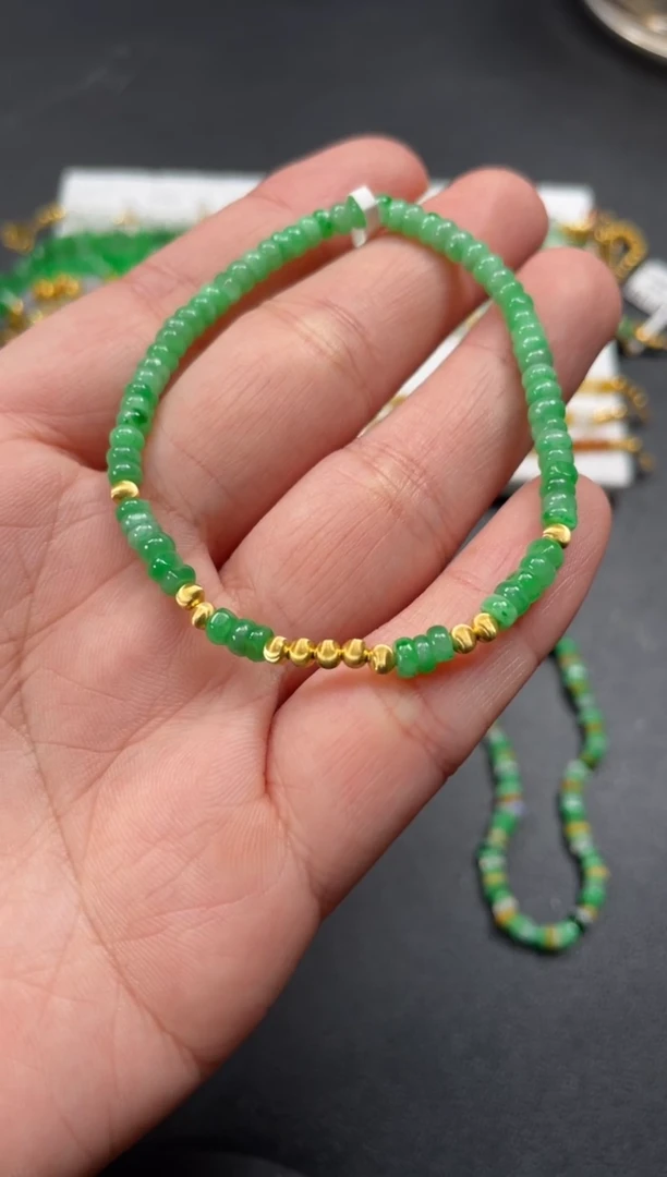 套链18K金镶嵌翡翠一条   P380
