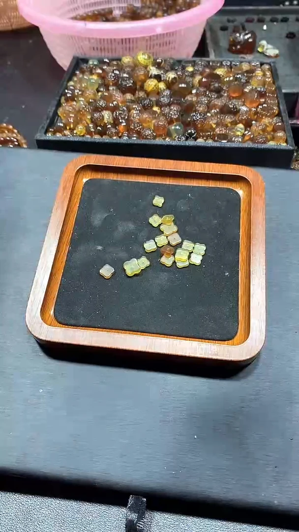 琥珀颈饰未镶嵌天然缅甸琥珀四叶草1个