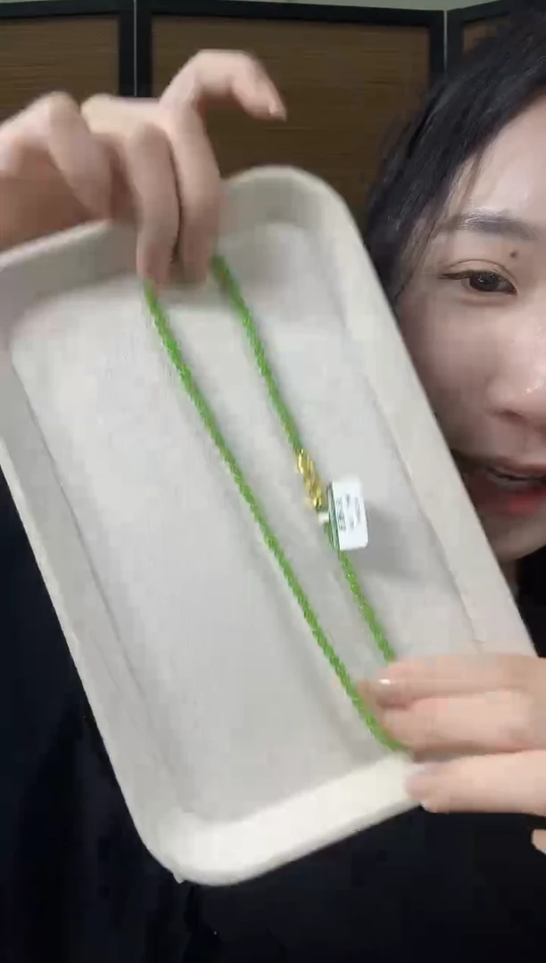 颈饰未镶嵌和田玉（碧玉）4苹果绿无矿锁骨链