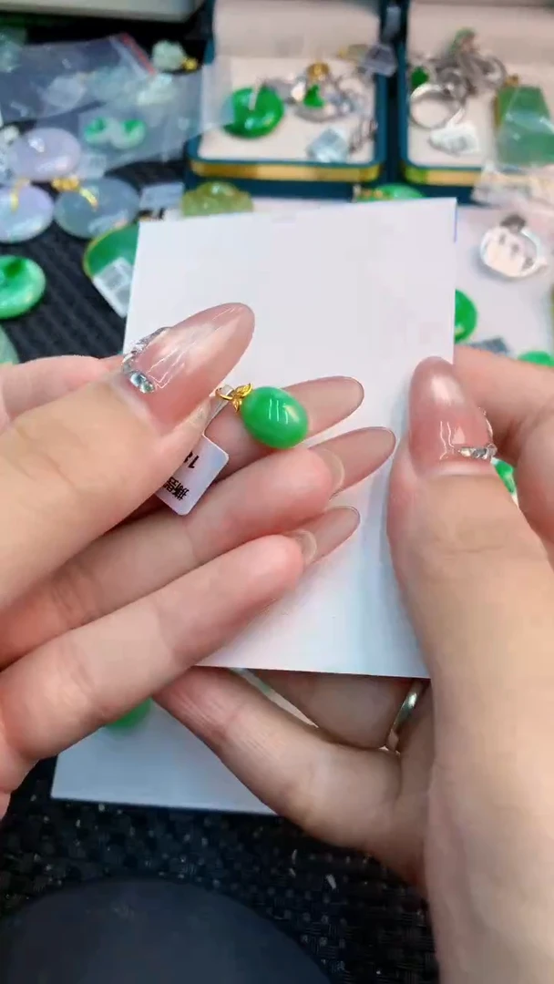 翡翠18K金镶嵌吊坠(不含链)1