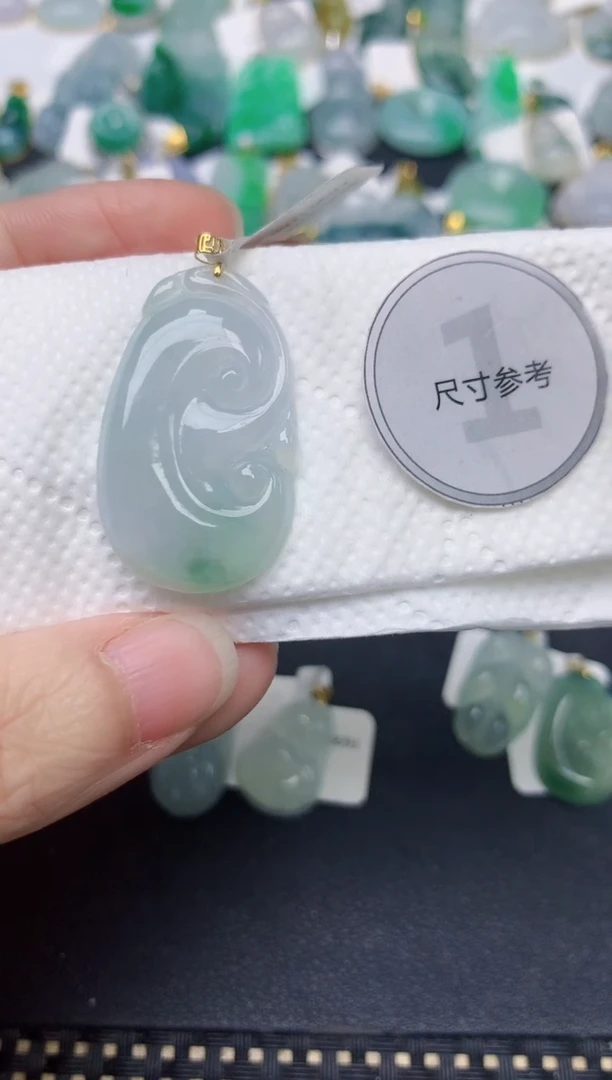 颈饰18K金镶嵌翡翠天然缅甸A货翡翠