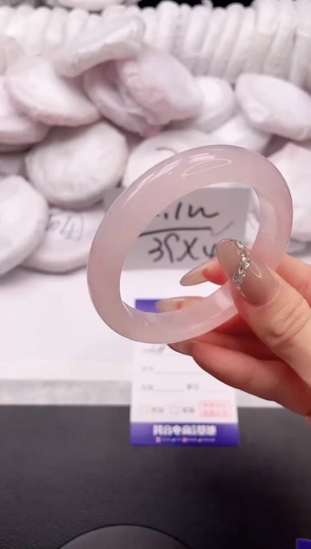 【闪购商品】石英质玉手镯未镶嵌9L60-56