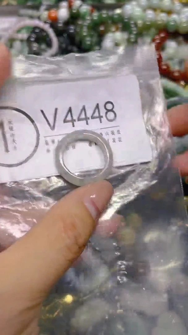 颈饰未镶嵌翡翠21/ V /翡翠A货，一件也是批发价