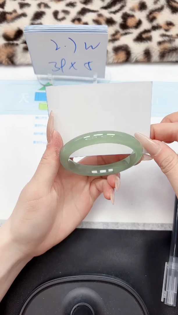 【闪购商品】石英质玉手镯未镶嵌328-54