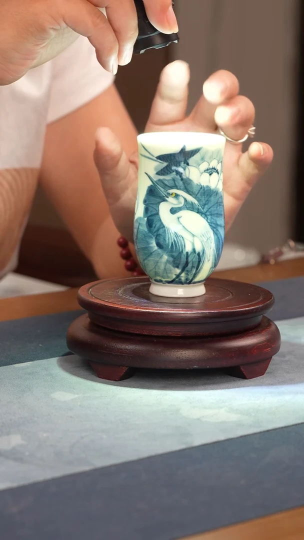 杯子姚贵琥【一鹭莲升】青花带证书锦盒