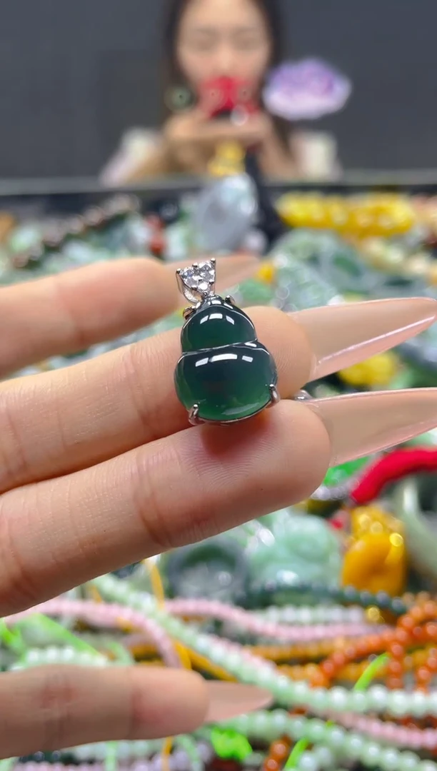 颈饰未镶嵌翡翠/K/翡翠A货，一件也是批发价