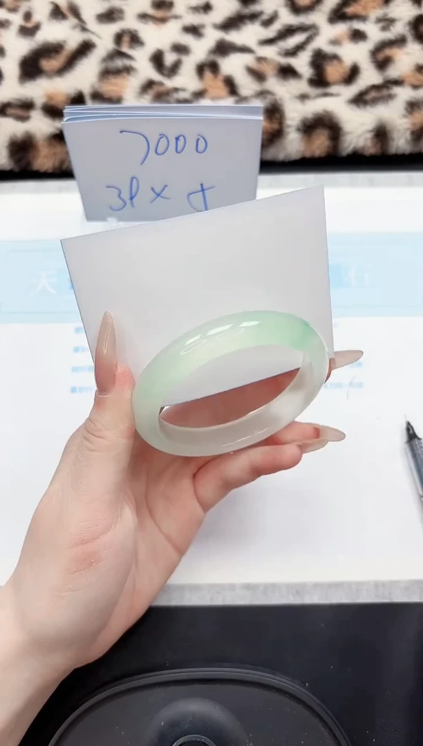 【闪购商品】石英质玉手镯未镶嵌69-60