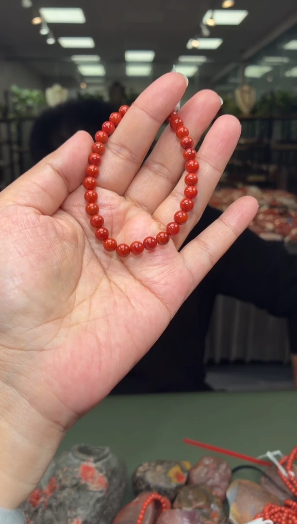 未镶嵌手串南红玛瑙单圈手串一条约6mm多样性发货