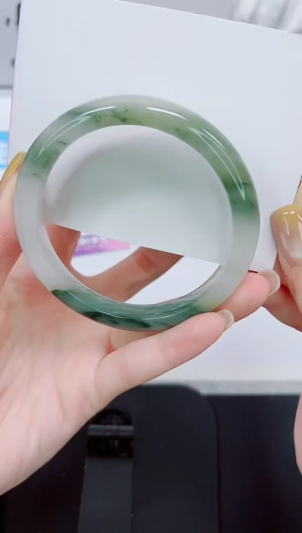 石英质玉手镯未镶嵌498