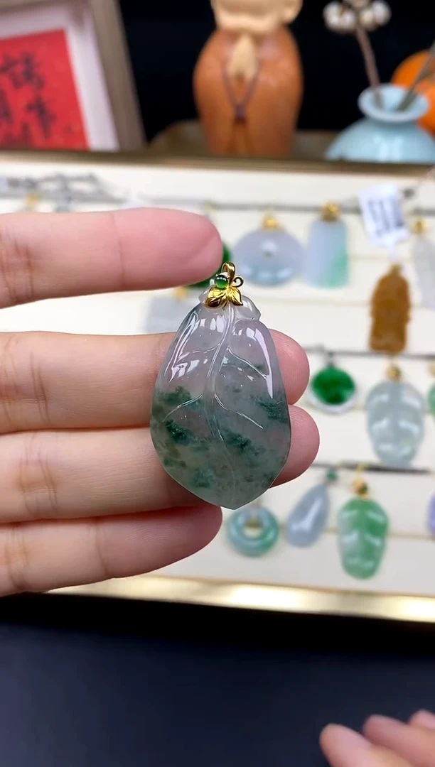 吊坠(不含链)18K金镶嵌翡翠芭蕉叶18K金扣镶嵌@@CMT0336