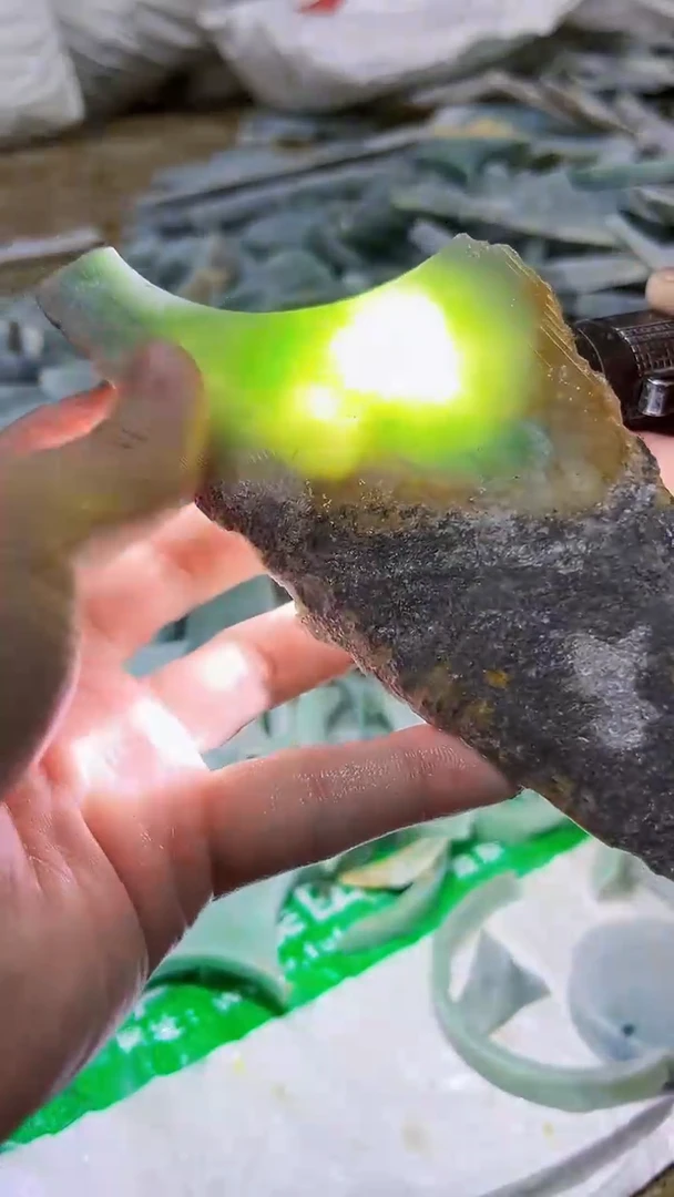 翡翠裸石缅甸翡翠A货文7782