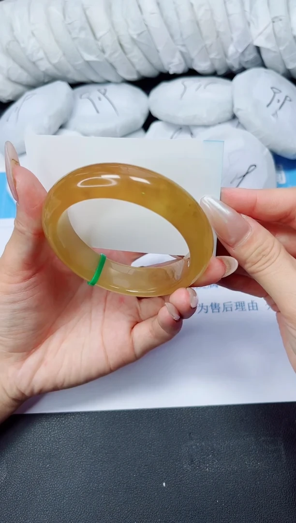 石英质玉手镯未镶嵌124/58