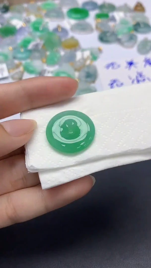 翡翠未镶嵌颈饰天然缅甸a货翡翠